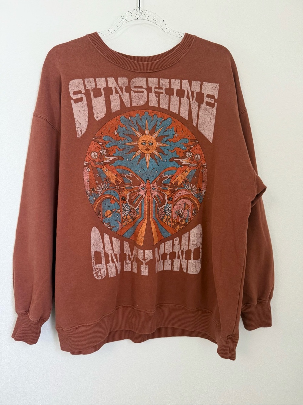 Hollister Sweat shirt Sunshine on my mind Crew Neck Sweatshirt Size L